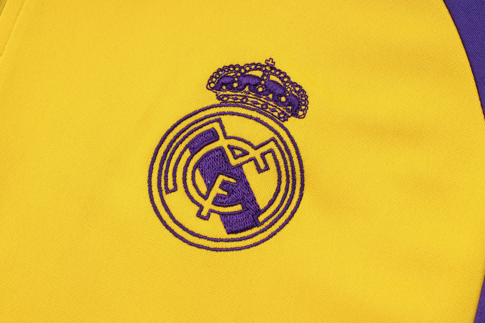 Conjunto de Frio Real Madrid - Amarelo e Azul - 23/24