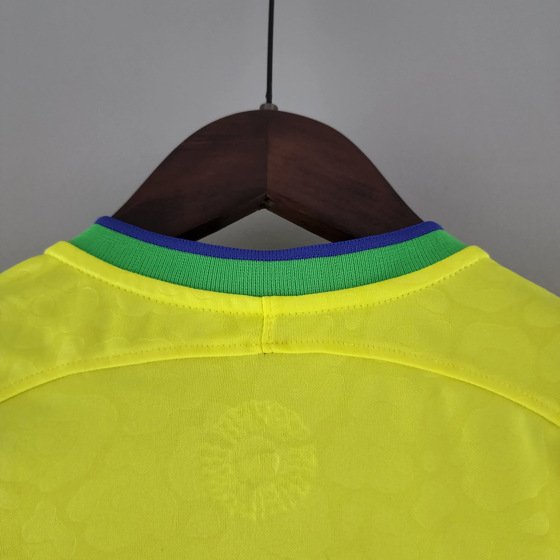 Camisa Feminina Seleção Brasil I 22/23 Nike - Amarelo