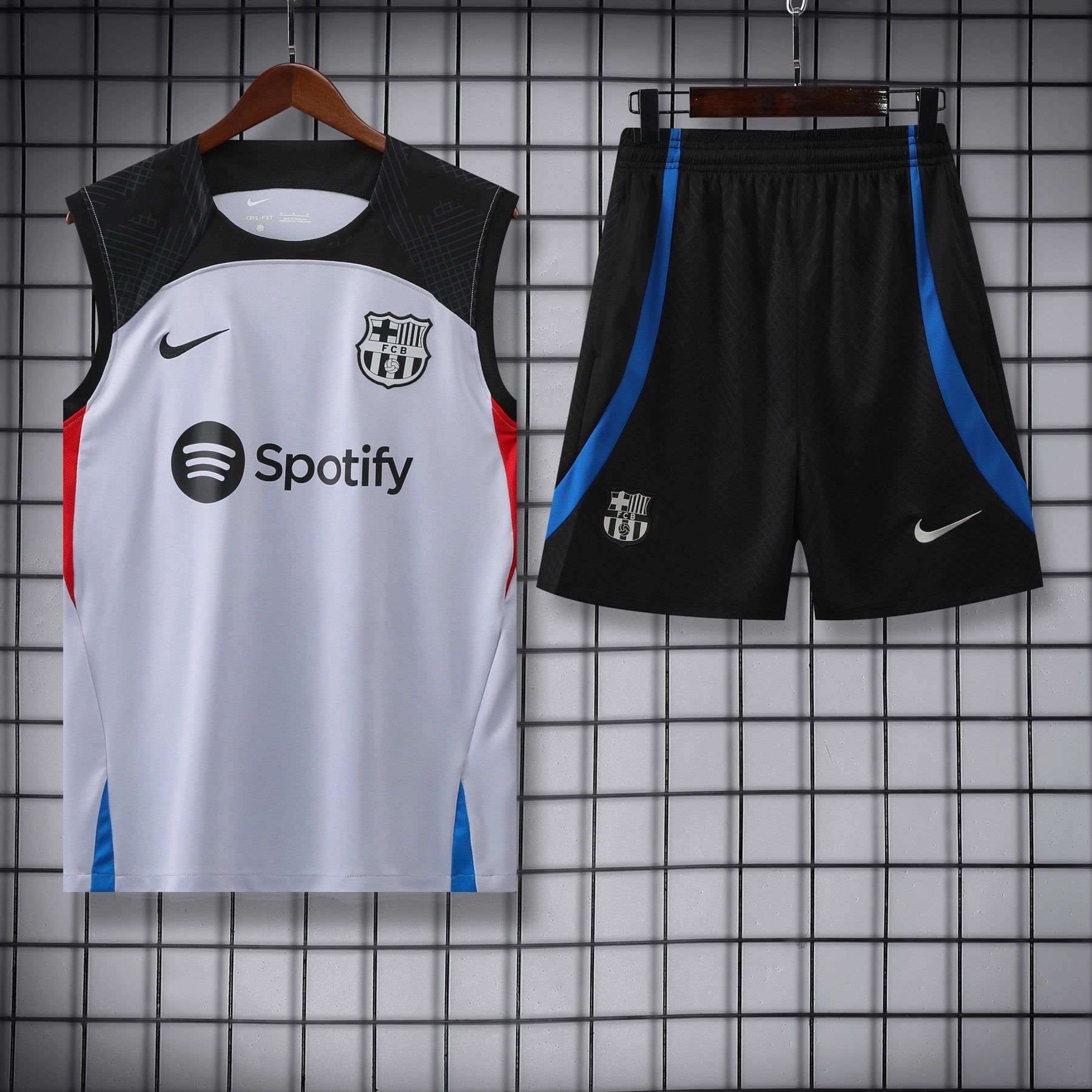 Kit Treino Barcelona 23/24 Nike - Branca com Preto